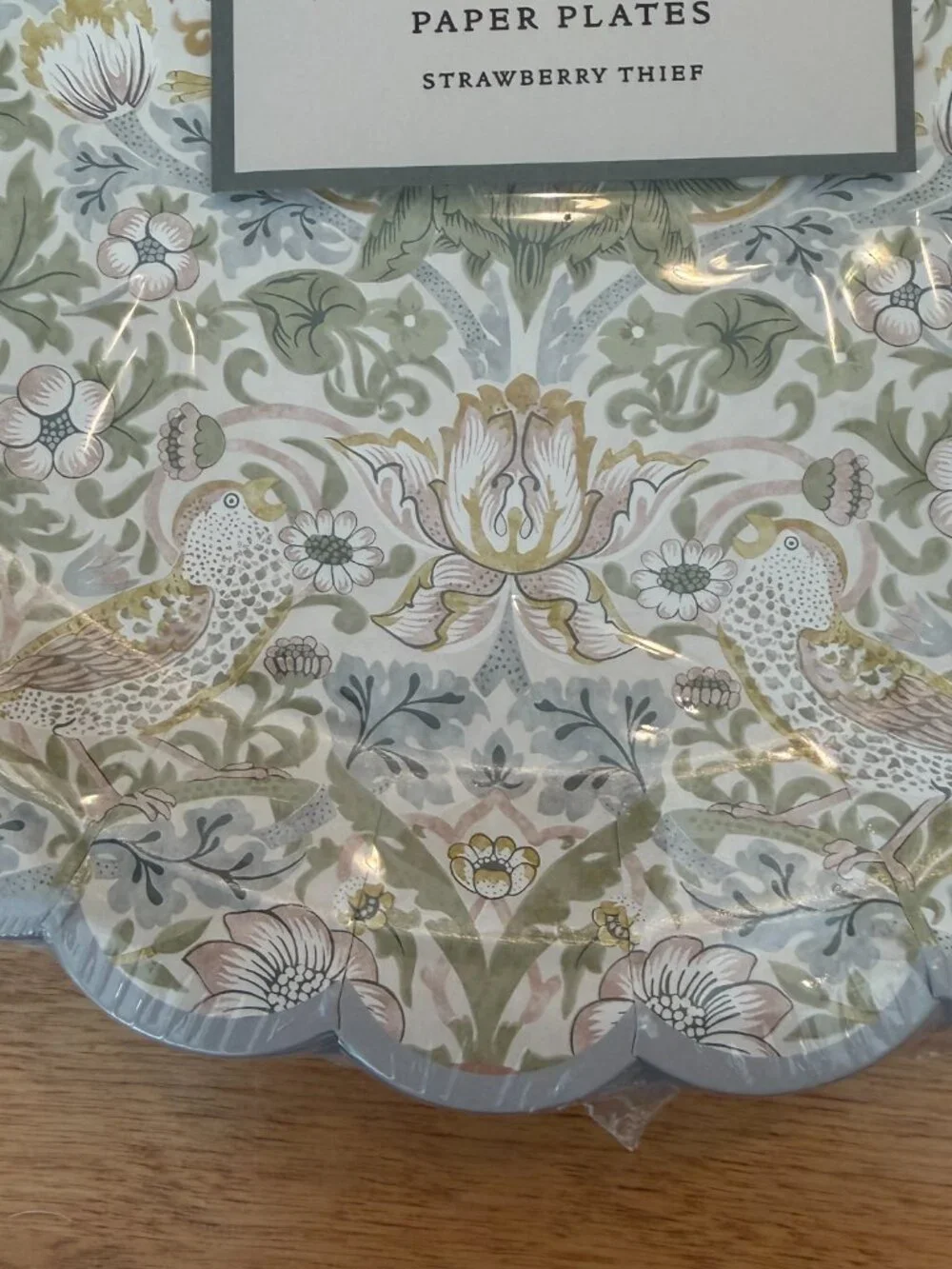 William Morris & Co Strawberry Thief Paper Plates 16 Count 9